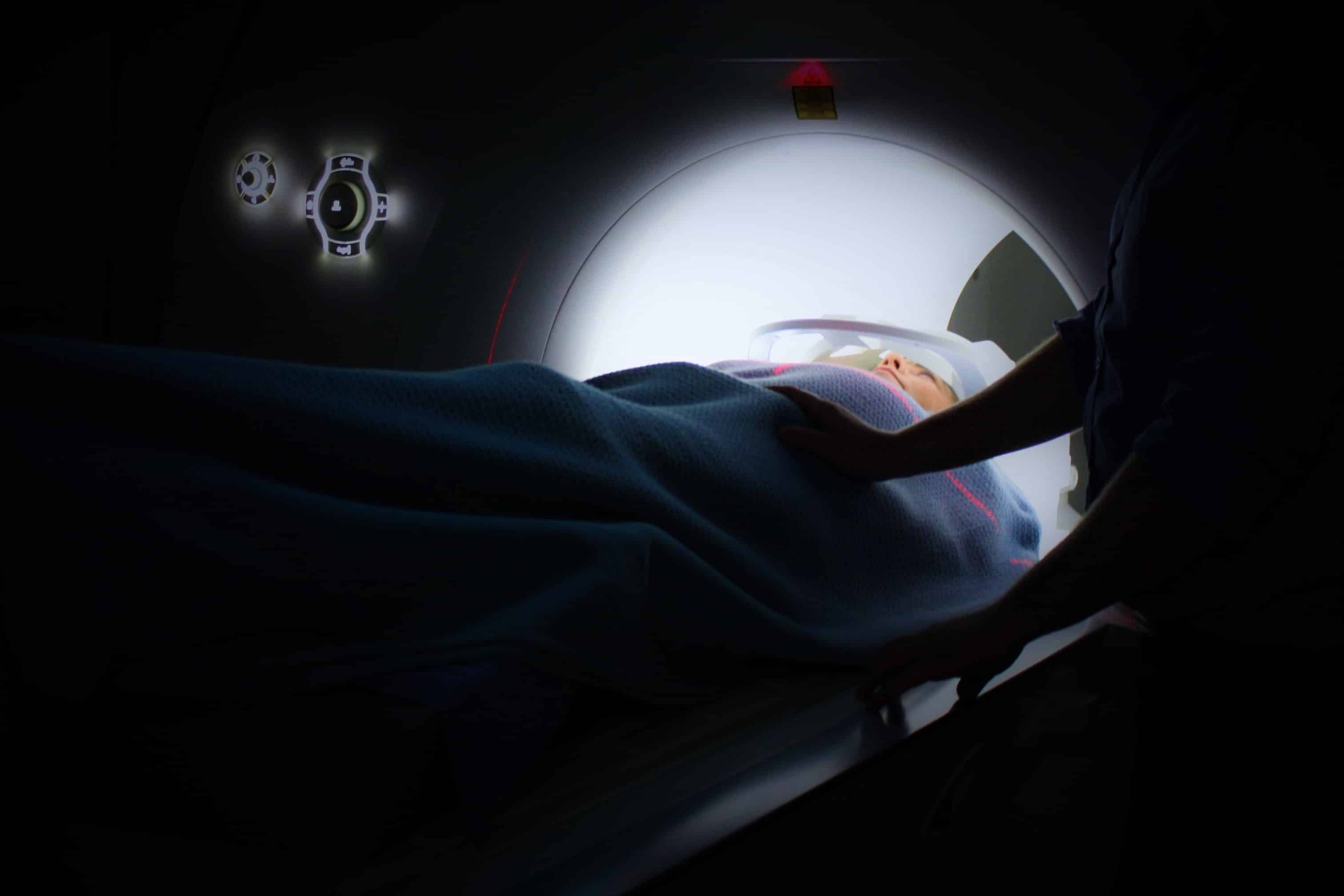 MRI לאחר הזרקת חומרי מילוי לפנים